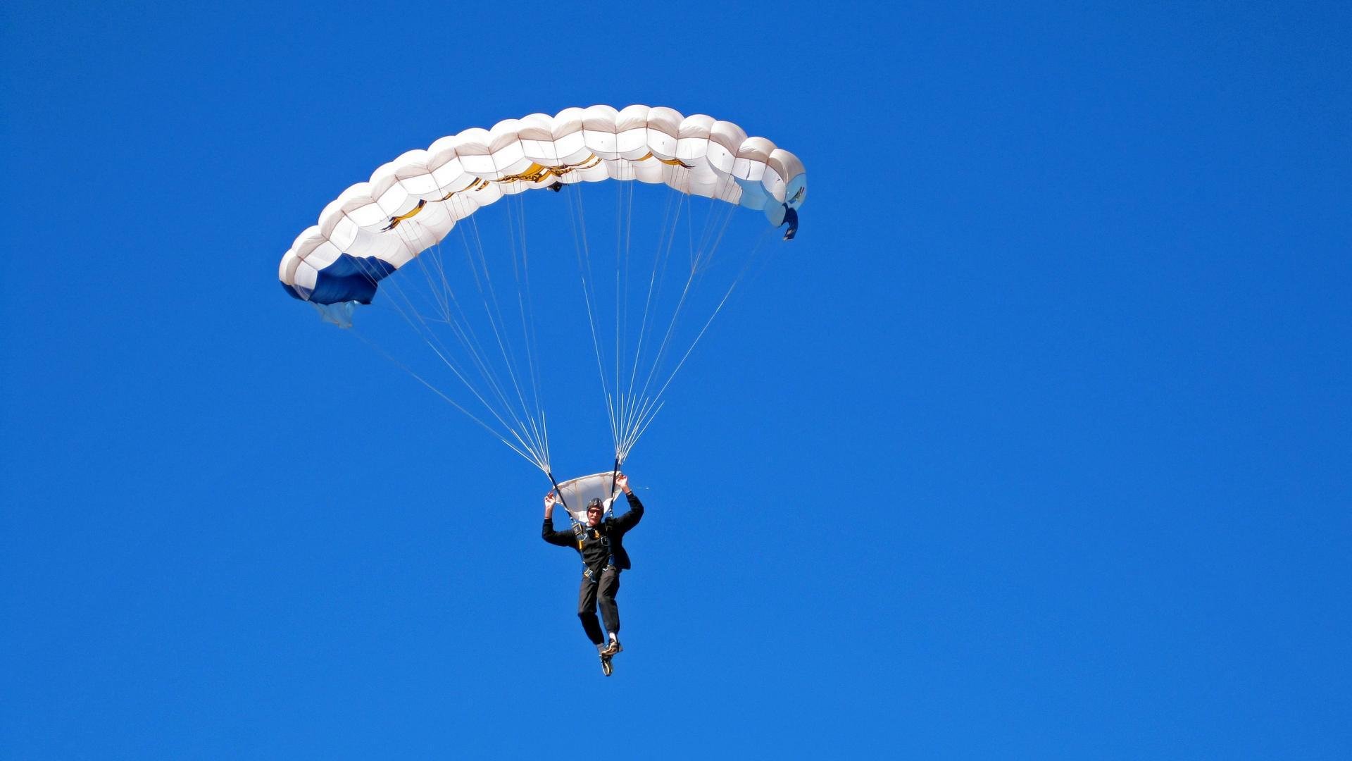 开云体育下载-篮球训练营创新课程引导技术突破，篮球训练营创业计划书范文